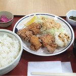 米山サービスエリア(上り線)フードコート - 鶏唐揚げ定食 850円