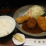 三好乃 - Aランチ 920円
(ロースかつハーフ、ミニハンバーグ、海老フライの3種盛り)