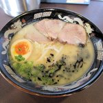 ラーメン聚楽 - 黒ラーメン＋チャーシュー2015.11.24