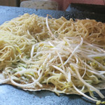 リボン - 麺やモヤシも重ねていきます