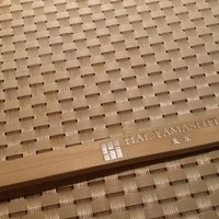 ハルヤマシタ 東京本店 - お洒落なオリジナルシルバーロゴ入りの割り箸