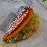 TACO BELL - クランキー・タコスです。Boxには、これが二つ入っています。(2015年10月)