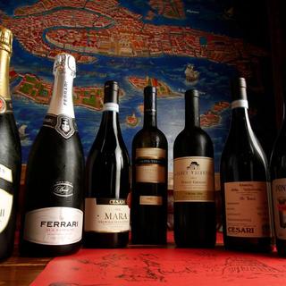 We offer bottled Italian wine starting from 1,000 yen.