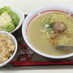 スガキヤ 姫路イオン店 - ラーメンとかやくごはんとポテトサラダ