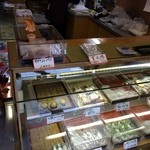 七福堂老舗 - ⑥ショーケース＊素朴な和菓子たちが並んでます