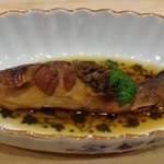 ぎおん 阪川 - 子持ち鮎の煮物・・これも美味しい。煮汁のお味が絶品ですね。
            鮎はよく煮こまれているので、頭からすべて頂けます。