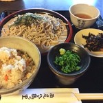 西尾八ツ橋の里 - ざるそばと炊き込みご飯