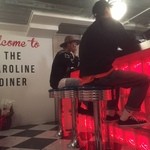 CAROLINE DINER - 