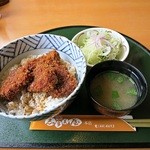ソースかつ丼4個入り　900円　（＾＾＠