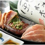 鳥の刺身三点盛 小盛り880円