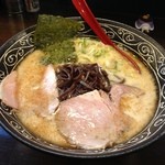 ひげ坊主 - H.27.11.27.昼 黒豚とんこつらぁめん 750円