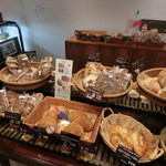 ジャン フランコ - 2015年11月：様々なパンが揃っています