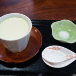 穣庵 - 生しぼりずんだ豆腐（295円）（2015/1）