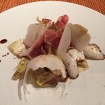 ペペロッソ - 旬のフルーツとチーズのサラダ　1200円