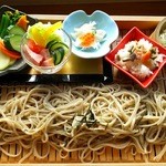 遊の丘 - 十割そば＋箸休め付（コーヒー、プチデザート付）￥1250（H27.11.27撮影）