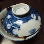 田代 - 鰻丼（並）を注文
      はみ出ています♡