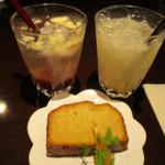 スイドウカフェ - レモンスカッシュといちごスカッシュとレモンパウンドケーキ