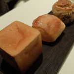 CROWN - 3種のパン