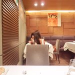 ジョンティ アッシュ - 店内のテーブル席の風景です