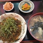 Matsunoya - 漁師丼 860円