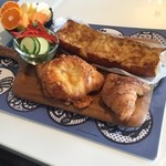 BLANC PAIN SAKAE - ブランパンのパン
                        
                        どっちの料理ショーで特選素材に選ばれたクロワッサン やっぱうまし(^o^)
                        チーズのパンも美味しかった