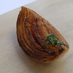 ナクレ - 玉葱 ポルチーニの粉末をかけて