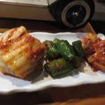 焼肉×食べ放題 豪徳寺 ひゃくてん - キムチ盛り合わせ、ウマイ