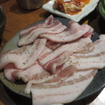 焼肉×食べ放題 豪徳寺 ひゃくてん - サムギョプサルセットの豚肉