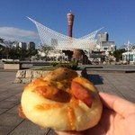 パンやきどころ RIKI - 朝ごはんはメリケン波止場で焼き立てソーセージパン(^o^)