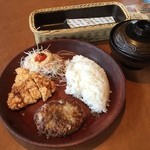 びっくりドンキー - 若鶏しょうゆ香り&ハンバーグ  738円（ハンバーグ100g、ご飯小盛）