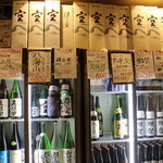 千壽 - こだわりのお酒を並べています