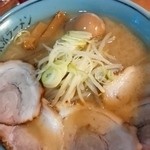 東京ラーメン大番 - チャーシュー麺￥750(味弾はついてる)