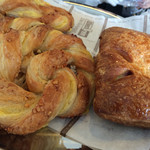 パテイスリー ケイ アシカリ - 右を購入  木苺とクリームのポシェット