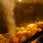 貝料理　吟 - 店内に生簀を置き常に新鮮な貝を提供致します。