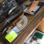 まちだ家 - ショーケースの焼魚２０１５年１１月