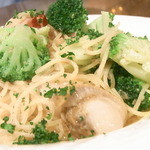 なかむら屋 - 帆立小柱とブロッコリーのペペロンチーノ￥１２００