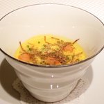 ジョンティ アッシュ - ランチコース 5110円 の北海道産　栗南瓜の滑らかなスープ 秋トリュフとクルトンを浮かべて