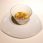 ジョンティ アッシュ - ランチコース 5110円 の北海道産　栗南瓜の滑らかなスープ 秋トリュフとクルトンを浮かべて