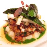 ジョンティ アッシュ - ランチコース 5110円 の北海道産雲子のムニエル 京蕪のエクラゼと黄柚子を香らせたサラダ 焦がしバターのソースと共に