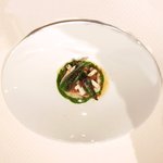 ジョンティ アッシュ - ランチコース 5110円 の北海道産雲子のムニエル 京蕪のエクラゼと黄柚子を香らせたサラダ 焦がしバターのソースと共に