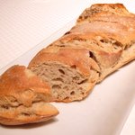ジョンティ アッシュ - ランチコース 5110円 の自家製パン