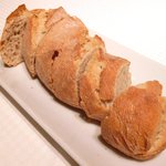 ジョンティ アッシュ - ランチコース 5110円 の自家製パン