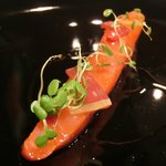 ランチコース 5110円 の岩手県八幡平サーモンのスモーク仕立て