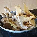 比良山荘 - 松茸とその他のきのこ