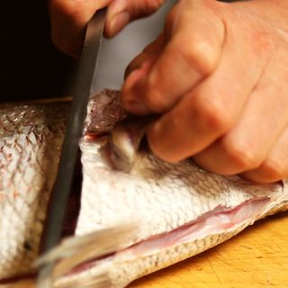 和食歴35年のオーナーが和洋食の技法で旬素材を調理