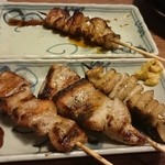 Ganso Yakitori Kushi Hacchin - 秘伝とんみそ豚バラ串・豚バラ塩串・皮塩串・皮たれ串＠100円