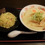 らーめん・仁 - うまねぎ豚らーめん小のチャーハン小セット960円