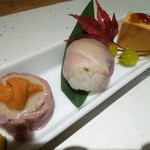 築地丸五 - 茄子牛肉雲丹乗せ、鯖手毬寿司