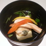お椀：玉子豆腐と松茸、出汁が秀逸