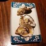 原始焼き酒場 ルンゴカーニバル 極 - 蒸し牡蠣（3個～）1個130円+税